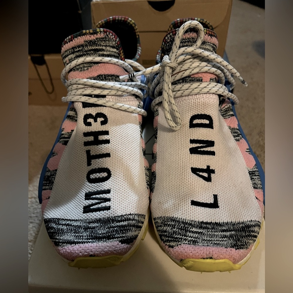 NMD Pharrell Adidas - MOTH3R LAND